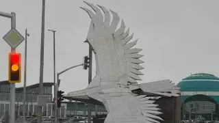 Символ "Рухани жаңғыру" упал возле аэропорта Астаны