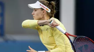 Елена Рыбакина разгромила соперницу в матче за 11 миллионов