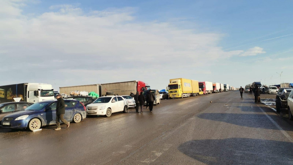 Как помогают пассажирам, застрявшим в Кызылординской области по пути в Актюбинскую