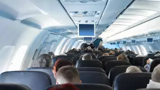 Пассажир самолета умер из-за резкого перепада давления при посадке