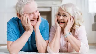 "Улучшает работу мозга": о пользе любви в зрелом возрасте рассказал невролог