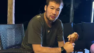 "Я казах". Неожиданная реакция бойцов UFC на конину: видео