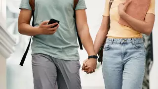 Женщину наказали за "любовь" подростков в Актобе