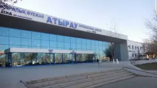 100 тысяч долларов нашли у пассажира в аэропорту Атырау
