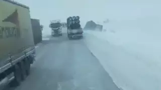 Разбитая, но платная? На обвинения водителей ответили в "КазАвтоЖол"