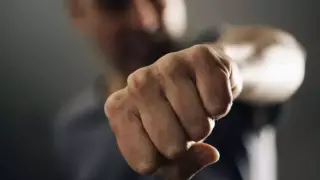 Сын бывшего акима Караганды избил пожилую мать? Информацию прокомментировали в полиции