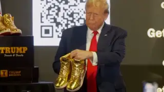 "Никогда не сдавайся": Трамп запустил собственную линию кроссовок