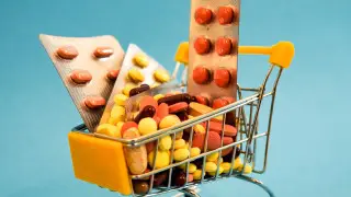 Почему цена на одни и те же лекарства в разных аптеках отличается