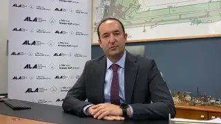 "Где мои деньги?!": президента аэропорта Алматы спросили про огромную зарплату