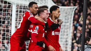 "Ливерпуль" совершил камбэк за две минуты в матче за лидерство в АПЛ