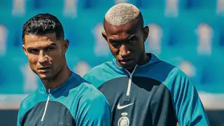 Стало известно, сколько Роналду заплатит "фанатам Месси" за оскорбления