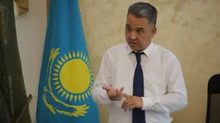 Аким Караганды сообщил о взломе своего телефона