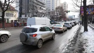 "Голодные игры?" Как водители развлекаются в пробках после землетрясения в Алматы