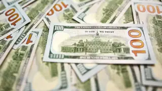 Курс доллара резко вырос на торгах