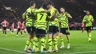 Разгромом с шестью голами завершился матч чемпионской гонки АПЛ