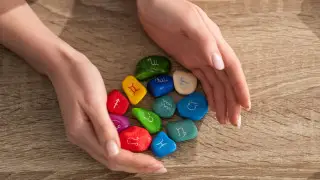 Гороскоп на сегодня: кому опасаться врагов, а кто получит поддержку звезд