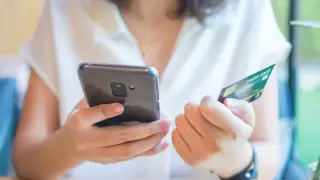 "Попросим разъяснения" - вице-министр о мобильных переводах на сумму свыше 255 тысяч тенге