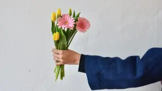 Ограничен в бюджете: что подарить любимой на 8 Марта