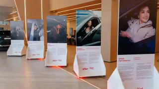 Портреты сильных автоледи. Выставка Äіel Tizginde открылась в Астане