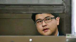 Куандыка Бишимбаева доставили в суд