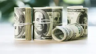 Валютные "качели" продолжаются: итоги торгов в Казахстане