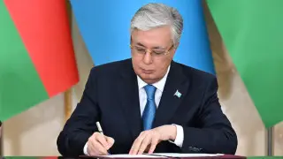 Нефть, космос, информация: какие документы подписали Казахстан и Азербайджан