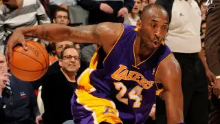 "Лейкерс" признал ошибку после скандала со статуей Коби Брайанта