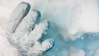 Двое туристов погибли на горнолыжном курорте в Японии