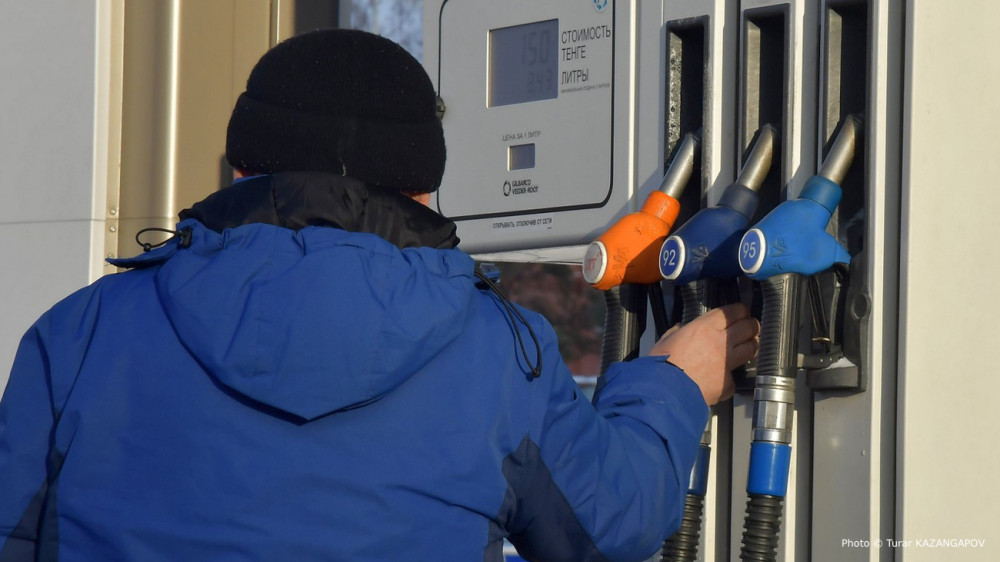В России готовятся к запредельным ценам на бензин: казахстанцам стоит ли беспокоиться?