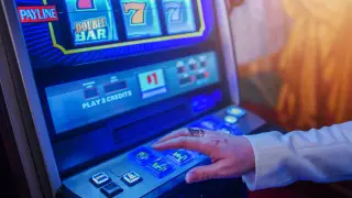 Токаев о лудомании в Казахстане: Не можем смотреть, как молодежь губит себя