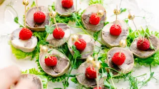 Минздрав призвал казахстанцев быть внимательными при приготовлении коже и бешбармака