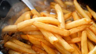 Названа еда, провоцирующая болезни Альцгеймера и Паркинсона