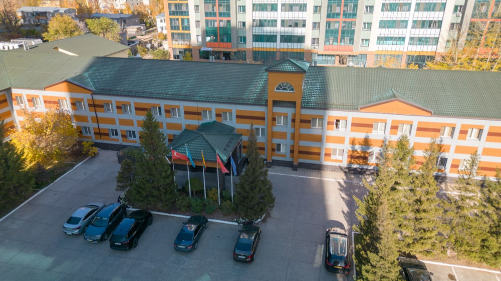 Бывший отель Боранбаева не смогли продать