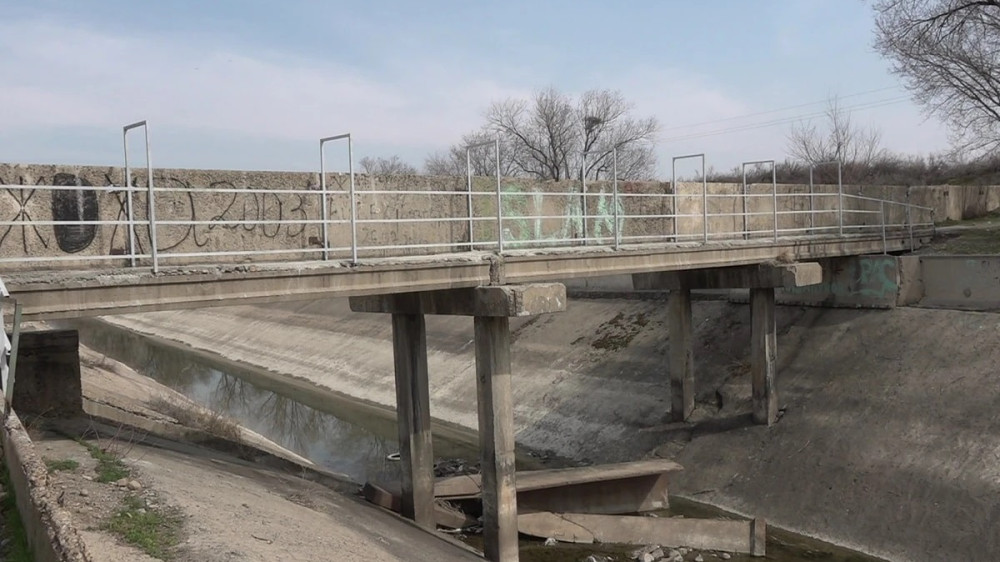 На мосту в Алматинской области установили перила после гибели мужчины