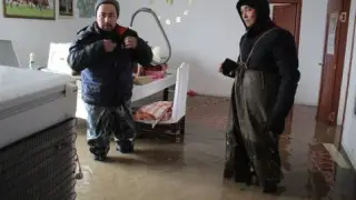 "Мы все потеряли за одну ночь" - пострадавшие от паводков в Актобе