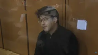 Бишимбаев был с ножом в руках и плакал - свидетель