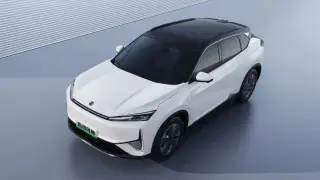 Гибридный кроссовер с эффектом "парящей" крыши представили в Китае