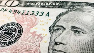 Курс доллара в Казахстане перешел к росту