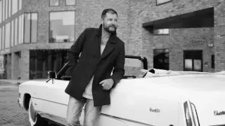 "Такая только у меня и у Элвиса Пресли". Коллекционер ретроавто из Алматы мечтает открыть музей