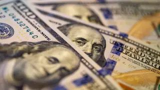 Курс доллара в Казахстане продолжает падать