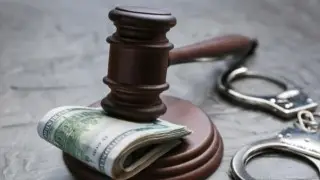 Чиновника оштрафовали из-за деклараций подчиненных ему директоров