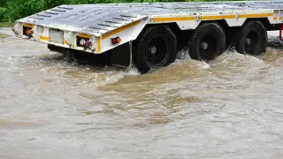 Талые воды затопили десять участков республиканских трасс в пяти областях