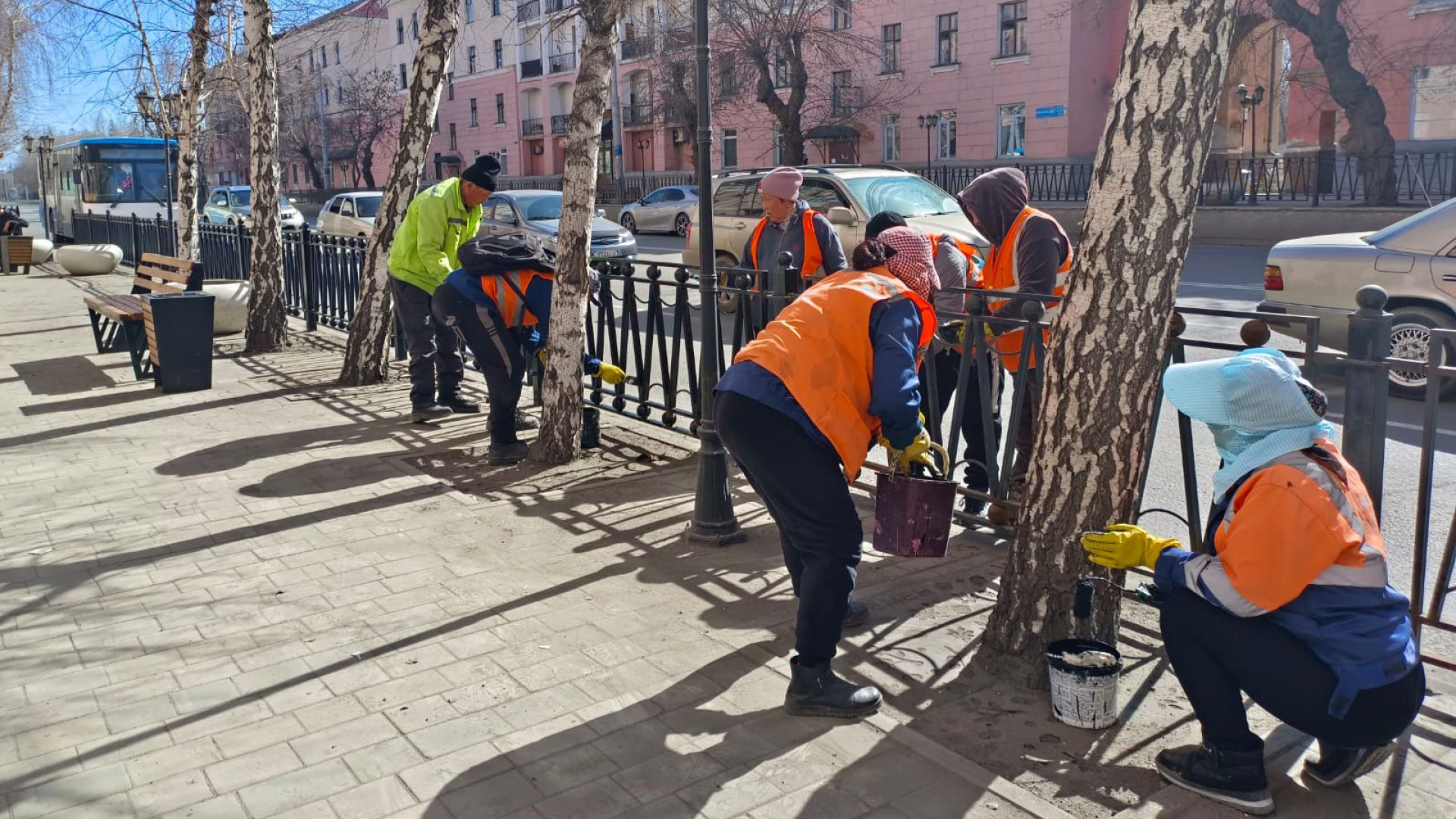 В Усть-Каменогорске стартовала весенняя уборка: 08 апреля 2024 10:03 -  новости на Tengrinews.kz