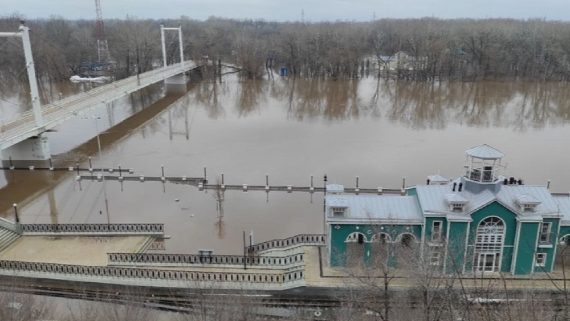 Паводок в Оренбурге: в городе включили сирены и призвали эвакуироваться: 09  апреля 2024 16:20 - новости на Tengrinews.kz