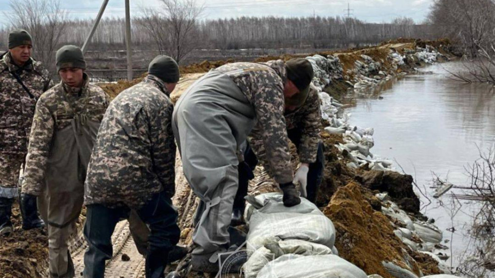 Паводки в Казахстане: более 88  тысяч человек спасли и эвакуировали