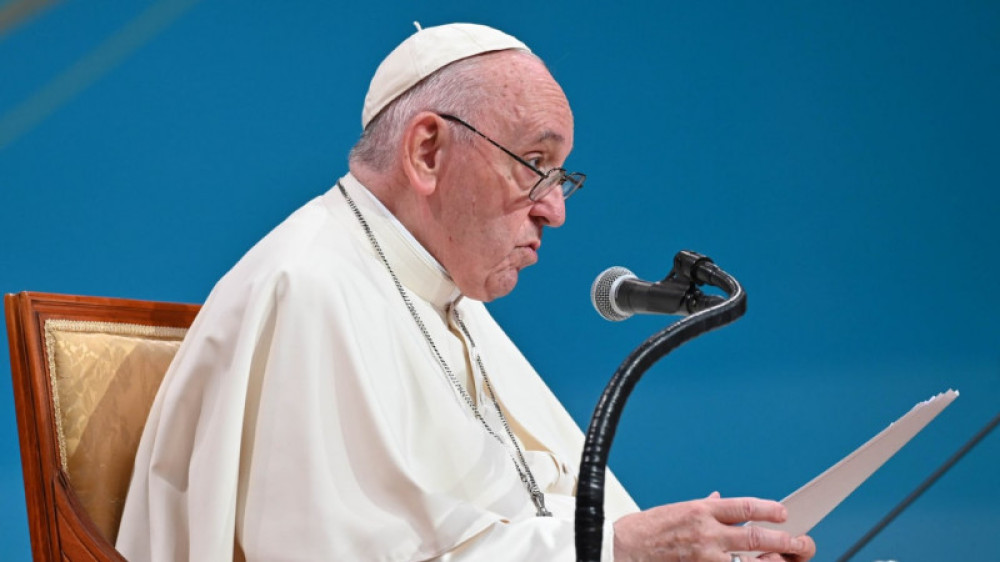 Папа Римский выразил сочувствие Казахстану
