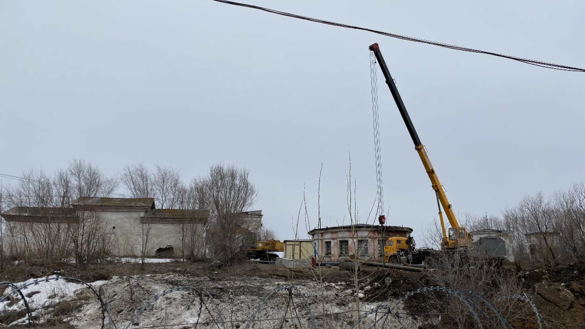 В Петропавловске упали опоры ЛЭП: жители остались без воды: 12 апреля 2024  15:42 - новости на Tengrinews.kz