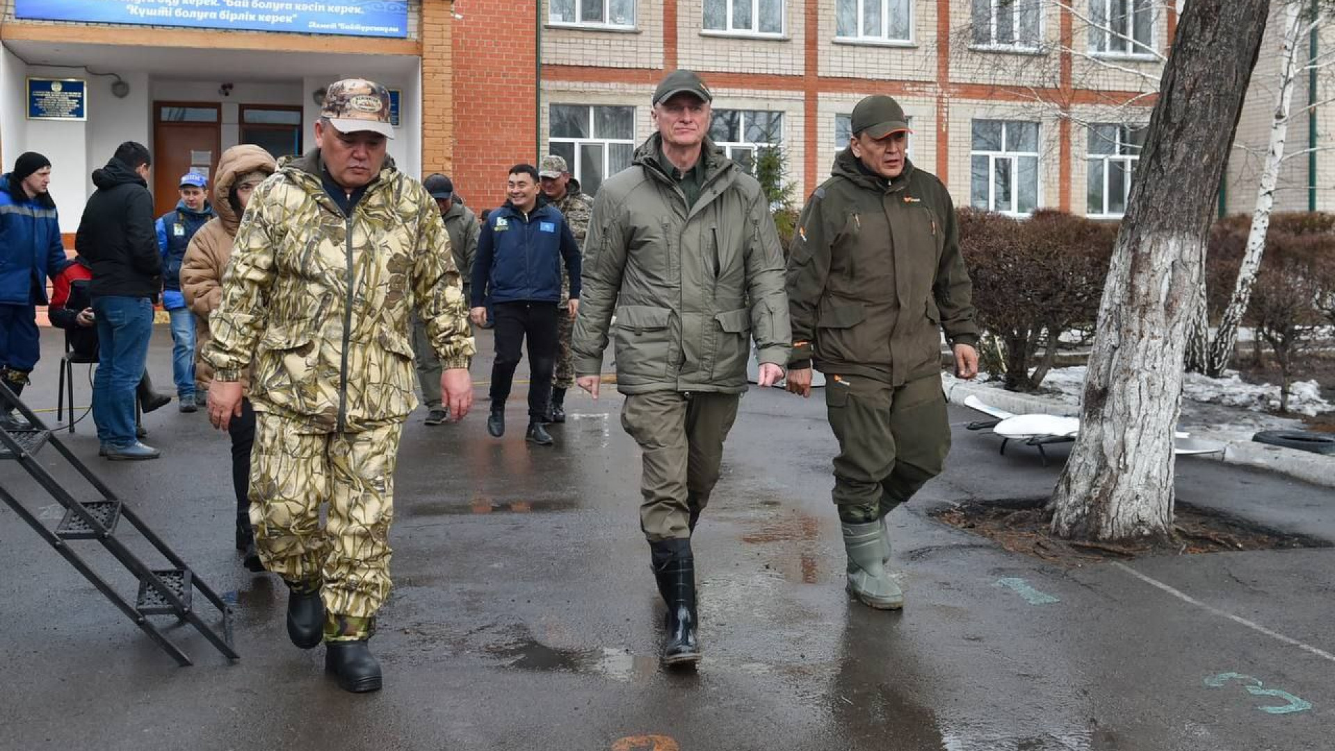 Скляр поручил принудительно выселять людей из затопленных микрорайонов в  Петропавловске: 14 апреля 2024 02:58 - новости на Tengrinews.kz