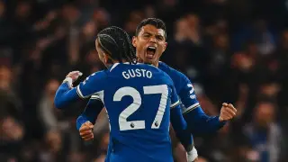 "Это позор". Футболисты "Челси" устроили стычку на поле