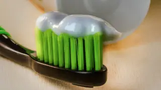 Стоматолог назвал ошибку, которую многие допускают при чистке зубов